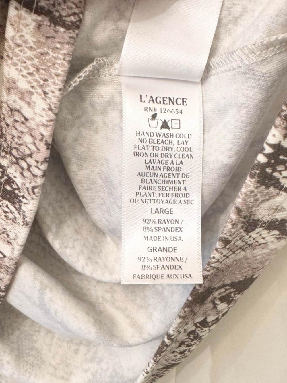 🆕💕L’AGENCE Ressi Snakeskin Print Top • Cream / Beige / Tan • LARGE • NWT - Picture 8 of 9